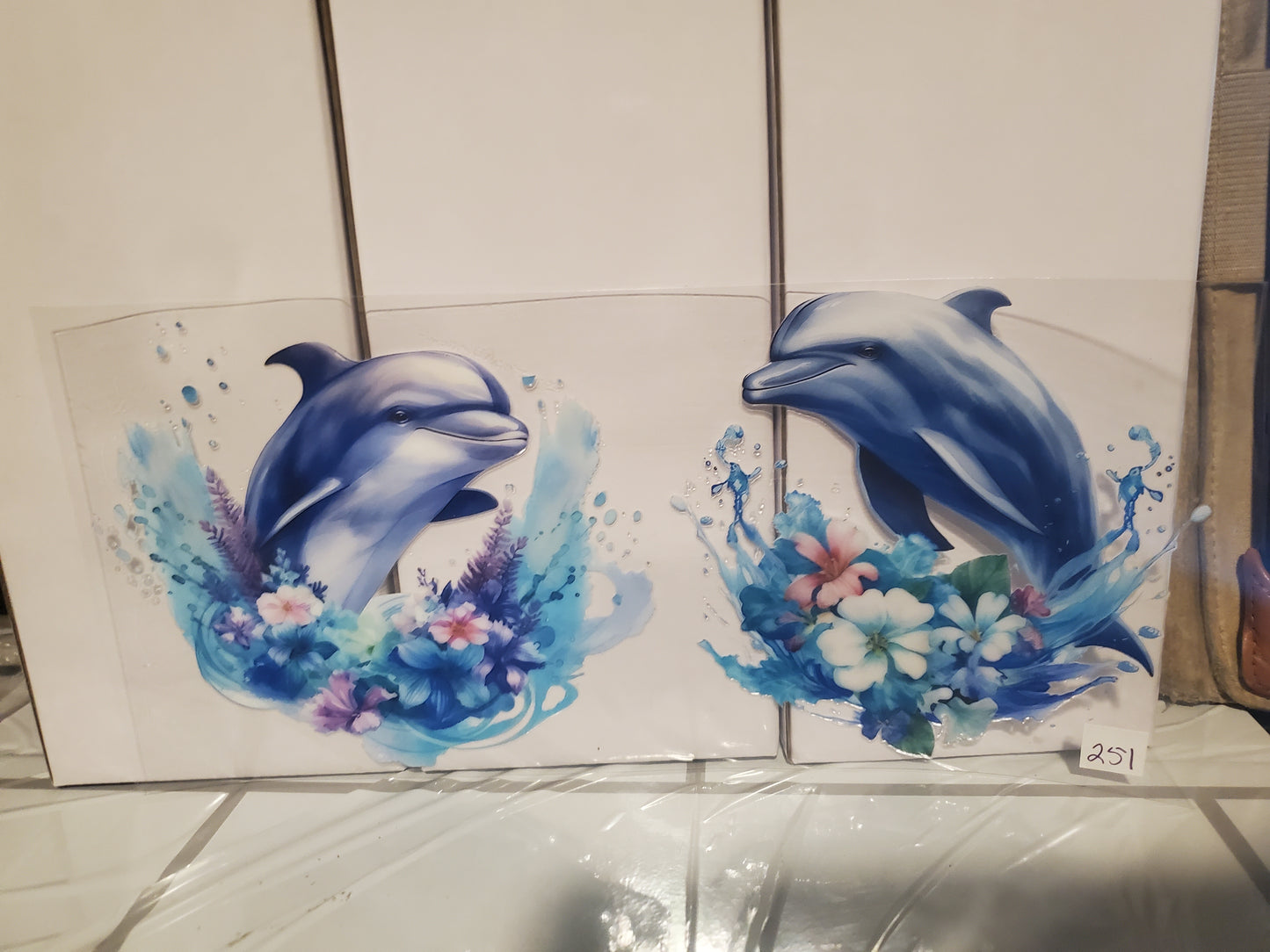 Dolphin 251
