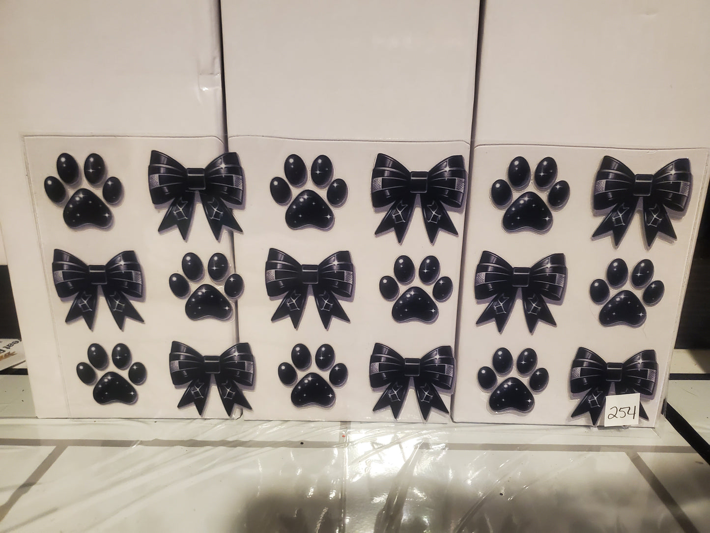 Paw Print Black 254