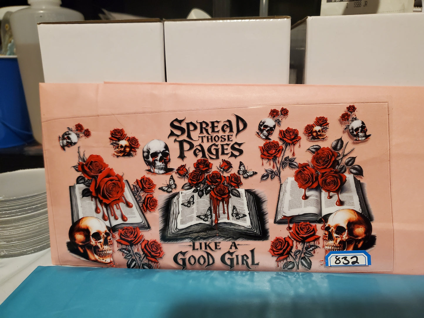 Spread those pages 832